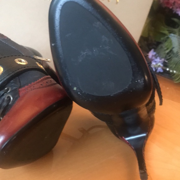 BURBERRY AUTHENTIC, SIZE 35.5 (5.5) high hill 4” - Picture 11 of 13